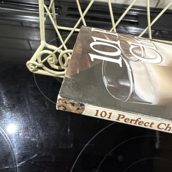 101 Perfect Chocolate Chip Cookies: 101 Melt-in-Your-Mouth Recipes by Gwen W. St - Picture 3 of 9